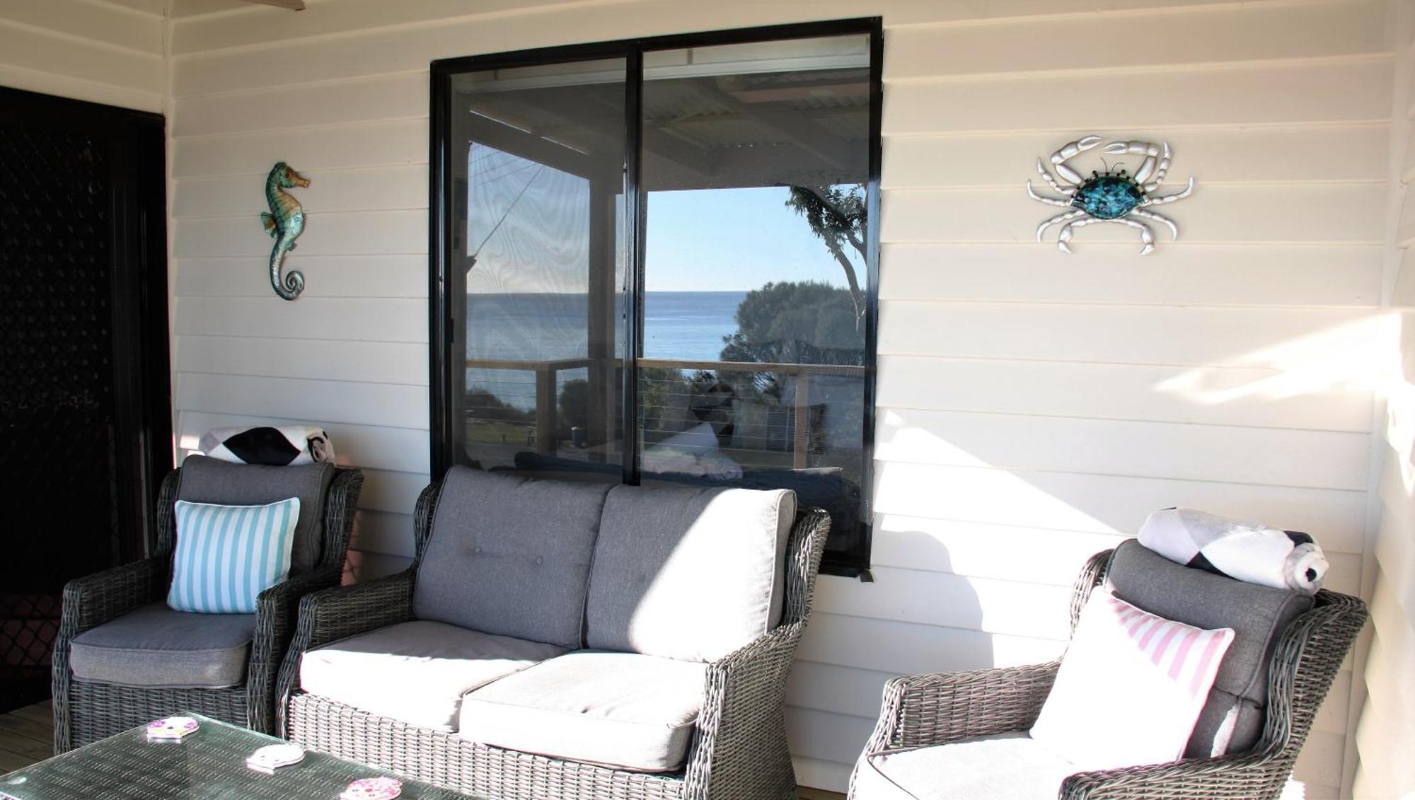 Kingfisher Cottage Beachfront At The Binalong Bay Экстерьер фото