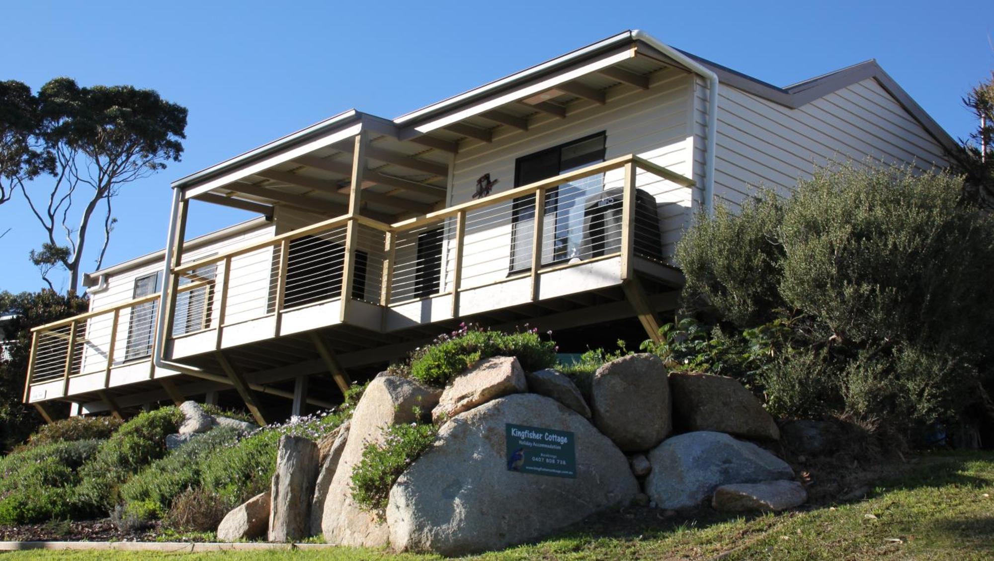 Kingfisher Cottage Beachfront At The Binalong Bay Экстерьер фото