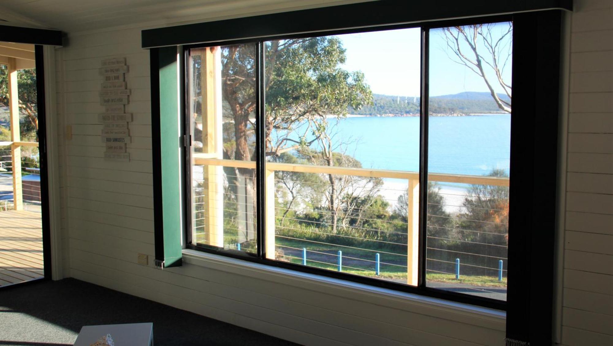 Kingfisher Cottage Beachfront At The Binalong Bay Экстерьер фото